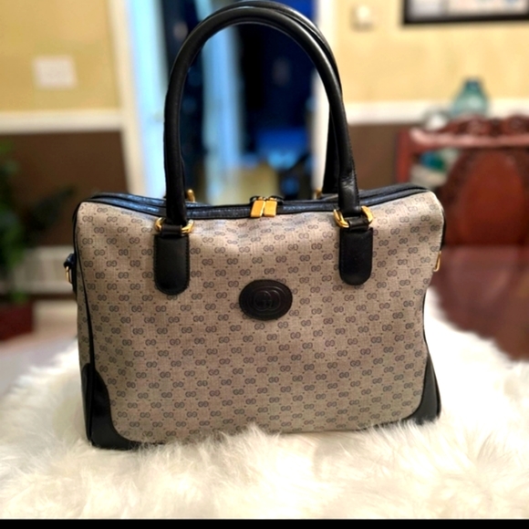 VINTAGE Gucci FAIR CONDITION - Picture 2 of 10